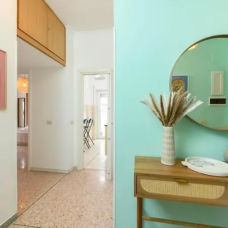 Re Di - Cozy Retreat - 2 Minutes From The Metro Apartament